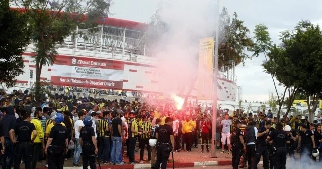 Derbi öncesi tehlikeli gerginlik