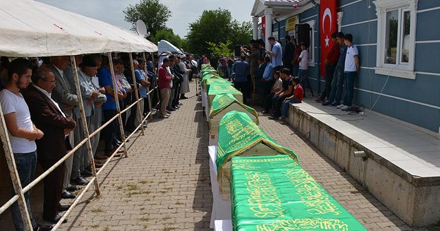 Diyarbakır&#039;daki katliamın matemi dinmiyor