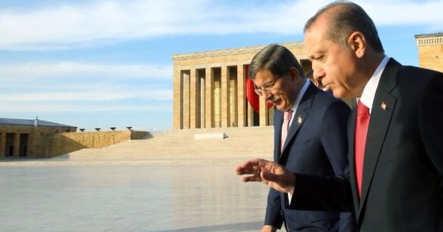 Erdoğan ve Davutoğlu Anıtkabir&#039;de