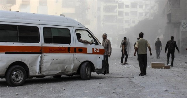 Esad sivillere bomba yağdırdı, 12 ölü