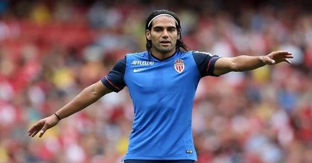 Falcao Monaco'ya dönüyor