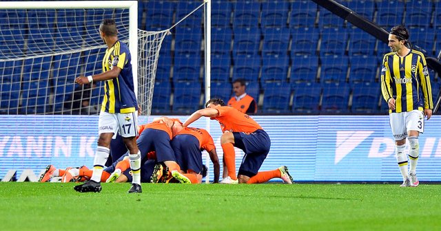 Fenerbahçe&#039;ye şampiyonluk yarışında büyük darbe