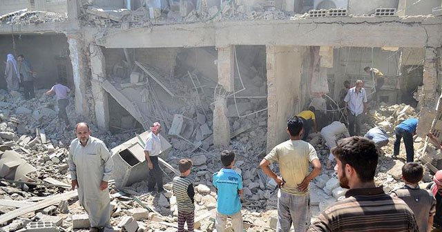 Humus&#039;ta yerleşim yerine hava saldırısı, 7 ölü