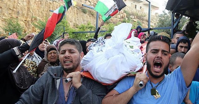 İsrail&#039;in cesetlerini alıkoyduğu 2 Filistinli kardeş defnedildi