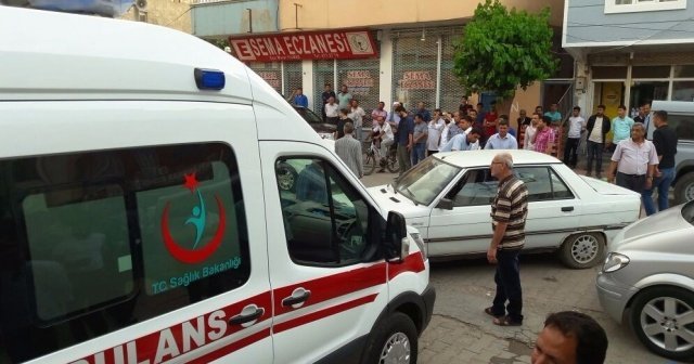 Kalleşler ekmek almaya giden polise saldırdı