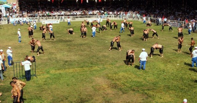 Kumluca’nın başpehlivanı Orhan Okulu