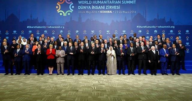 Liderler aile fotoğrafı çektirdi