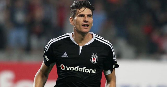 Mario Gomez&#039;den transfer iddialarına yanıt