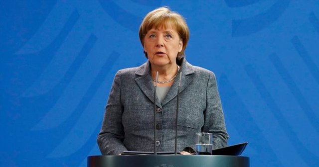 Merkel, Türkiye ile anlaşmayı savundu