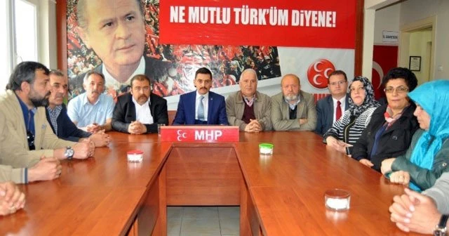 MHP’de toplu istifa