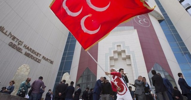 MHP&#039;den deprem, tüm teşkilat görevden alındı