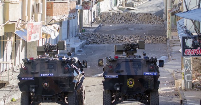 Nusaybin&#039;de hain tuzak, 1 yüzbaşı ve 2 asker yaralı