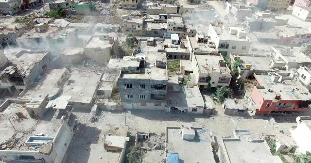 Nusaybin’de patlamalar sürüyor