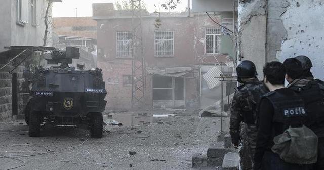 Nusaybin&#039;de patlama, 5 asker yaralı