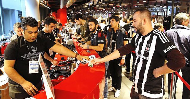 Şampiyon Beşiktaş&#039;a ürün satışından büyük gelir