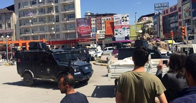 Şehrin göbeğinde canlı bomba yakalandı!