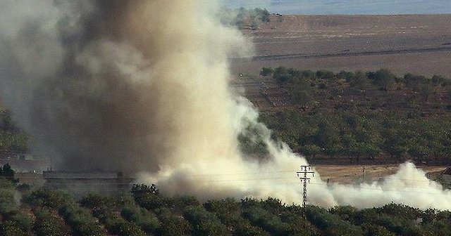 Suriye ordusu Halep&#039;te ekili tarım alanlarını yakıyor