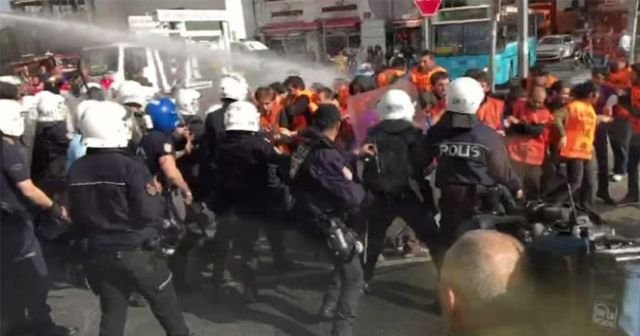 Taksim&#039;de ortalık karıştı