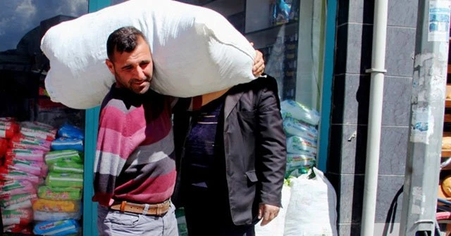 Tek koluyla yedi nüfusa bakıyor