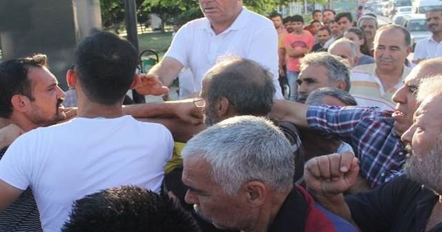 Adana&#039;da kar kuyruğunda kavga