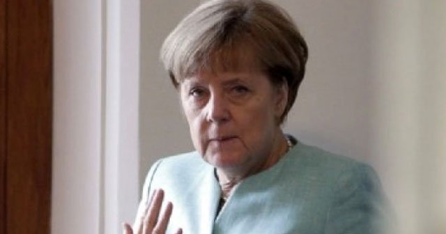 Almanya Başbakanı Merkel&#039;den ilk açıklama