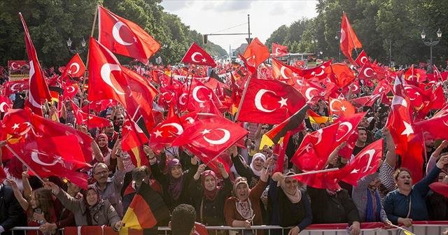 Almanya&#039;daki Türkler 1915 tasarısını protesto ediyor