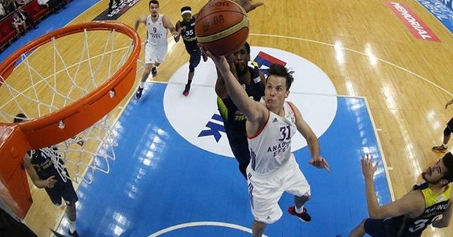 Anadolu Efes seriyi 1-1&#039;e getirdi