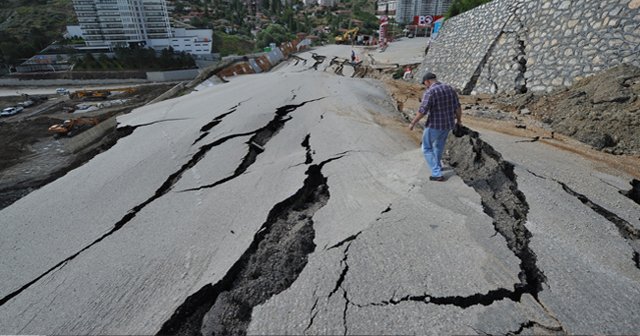 Ankara Büyükşehir Belediyesi’nden çöken yol açıklaması