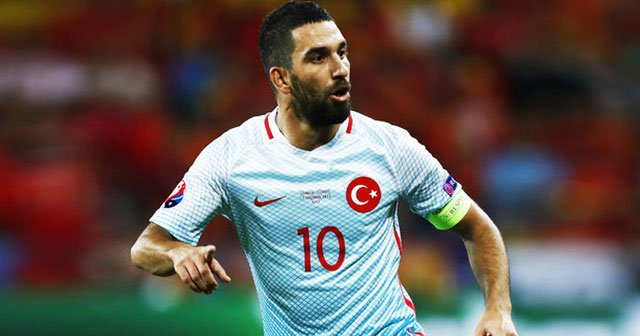 Arda Turan&#039;dan eleştirilere ilk tepki!