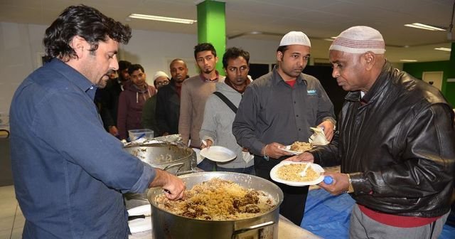 Avustralya Federal Polisi öğrencilere iftar verdi