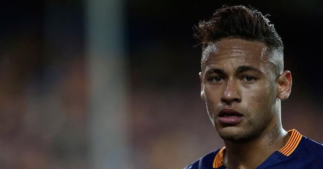 Barcelona Neymar&#039;ı bırakmıyor