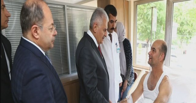 Başbakan Yıldırım, patlamanın yaşandığı yerde incelemelerde bulundu