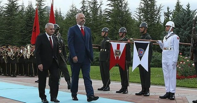 Başbakan Yıldırım, Rama'yı resmi törenle karşıladı
