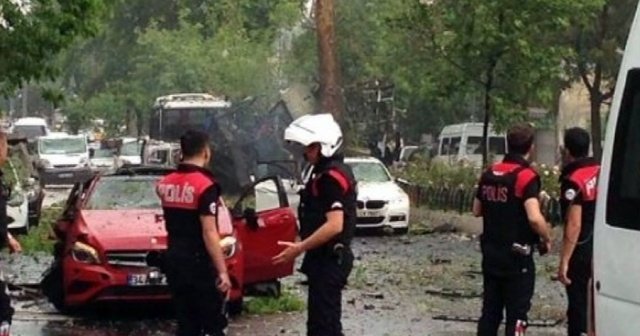 Beyazıt&#039;taki bombalı saldırı sosyal medyada