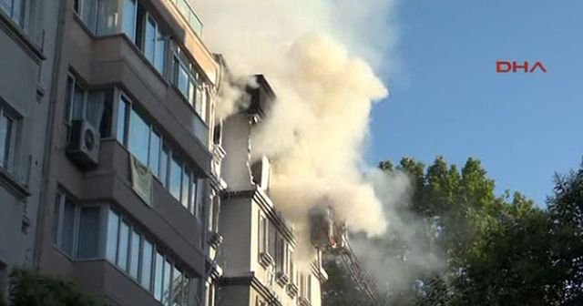 Beyoğlu&#039;nda apartmanda patlama