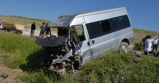 Bir kaza haberi da Ankara&#039;dan, 3 ölü, 7 yaralı