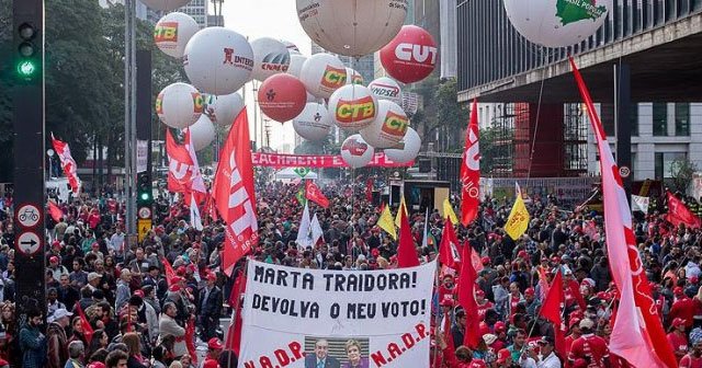 Brezilya&#039;da halk yine sokaklarda