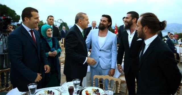 Erdoğan'ın iftar yemeğinde ünlüler geçidi