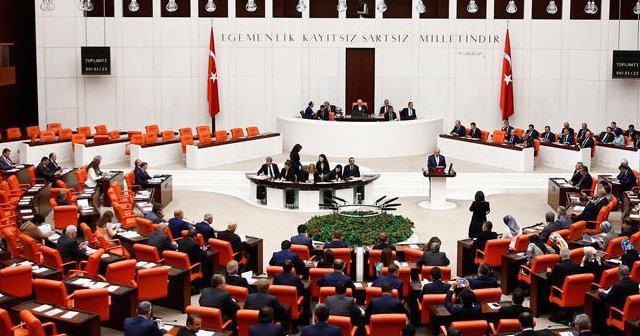 Emekli ikramiyesi ödenmesini düzenleyen kanun tasarısı kabul edildi