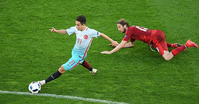 Emre Mor, sosyal medyayı salladı