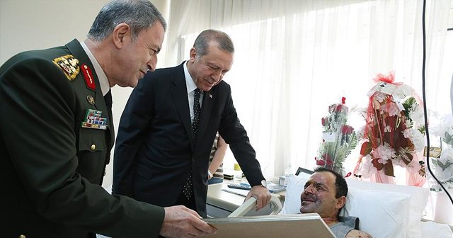 Erdoğan, Binbaşı Tetik&#039;i GATA&#039;da ziyaret etti