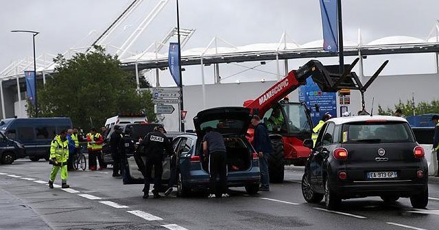 Fransa EURO 2016 için güvenlik önlemlerini artırıyor