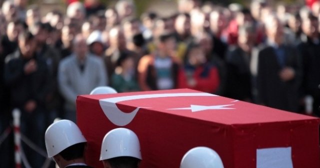 Hakkari&#039;de askeri üsse saldırı, 2 şehit