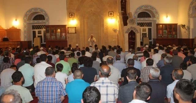 İlk teravih namazında camiler doldu taştı