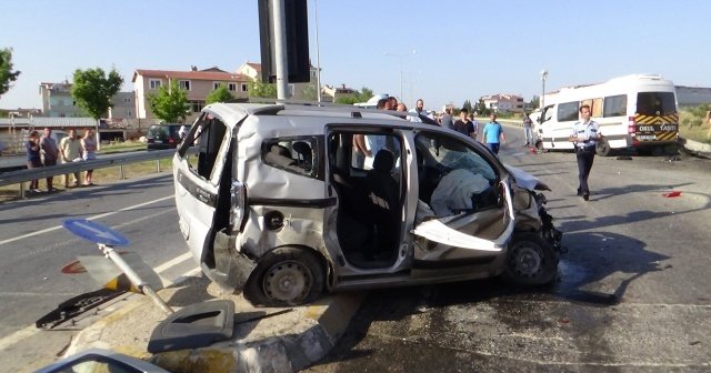 İstanbul&#039;da kaza, 3 yaralı