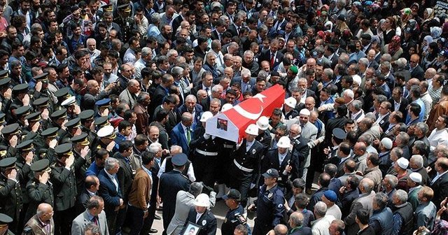 İstanbul&#039;da şehit düşen polis memurları son yolculuklarına uğurlandı