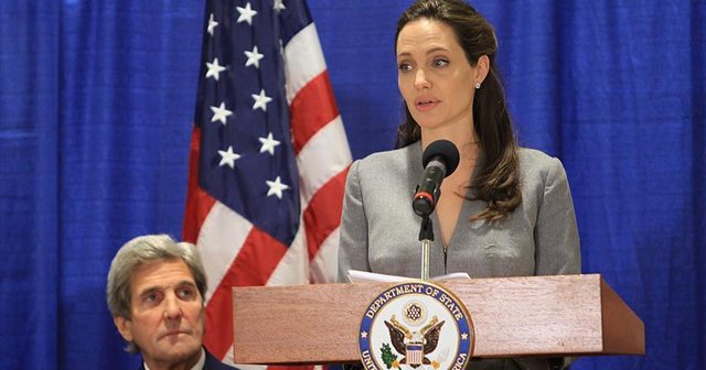 John Kerry ve Angelina Jolie iftar programına katıldı