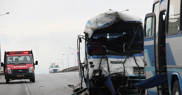 Konya&#039;da zincirleme trafik kazası, 36 yaralı