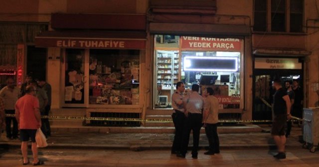 Kovaladıkları şahsı bilgisayarcı dükkanında vurdular