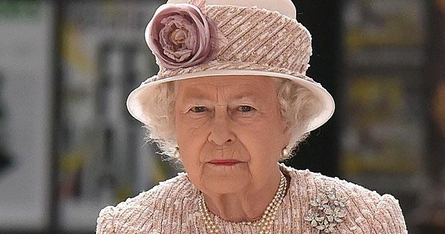 Kraliçe Elizabeth, &#039;Çok derin bir şok ve üzüntü yaşadık&#039;